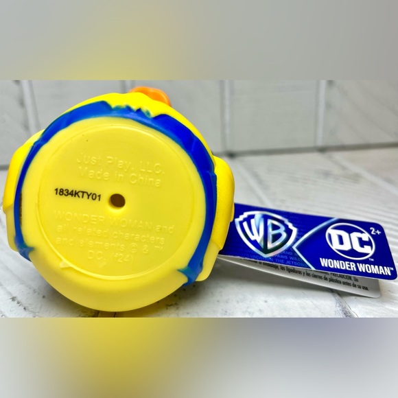 Just Play Warner Bros. Wonder Woman Rubber Duck 2.75” Collectible Toy Figure NWT - Picture 7 of 7